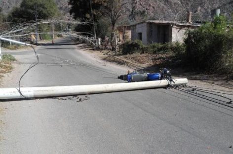 El viento zonda dejó destrozos en Sanagasta y Chilecito