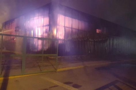 Incendio dejó reducido a cenizas local en predio del Chango Más