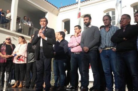 Paredes convocó a una marcha a Plaza 25 de Mayo