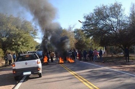 Sanagasta. Beneficiarios de planes sociales cortaron ruta 75