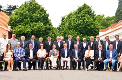 Tras las elecciones, Macri reabrirá el diálogo con gobernadores