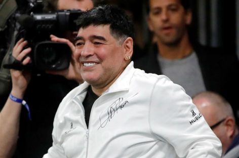 Maradona cargó duro contra el DT de Argentina