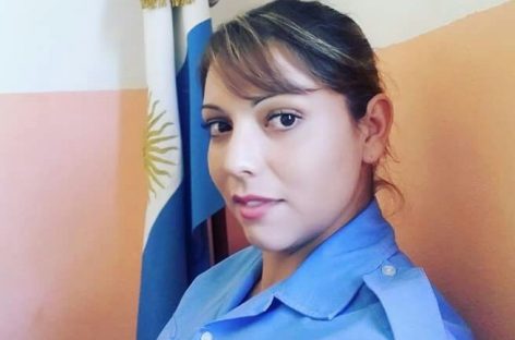 Mujer policía limpiaba su arma y se disparó accidentalmente en el abdómen