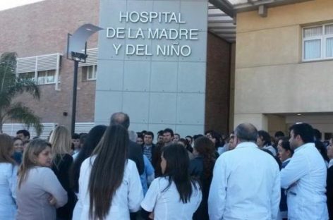 Los médicos presionan por aumento diferenciado y vuelven al paro