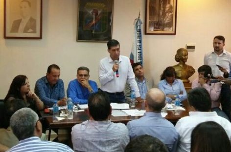 Casas y Beder reclamaron la unidad del PJ  con dardos a Macri, Cambiemos y Martínez