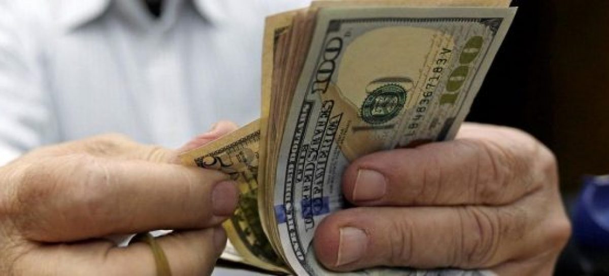 El dólar volvió a subir en un clima de inestabilidad cambiaria: cerró en $58
