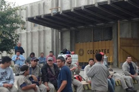 La industria pierde 2.400 puestos de trabajo al mes