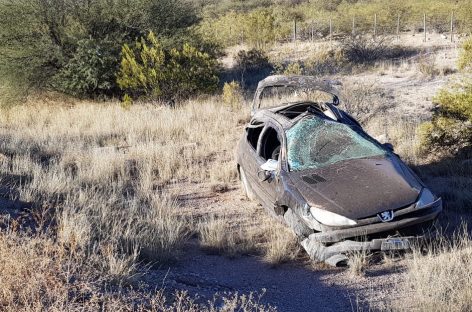 Vuelco y tragedia en la Costa Riojana: un muerto