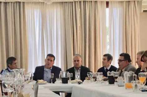 Casas retomó el diálogo institucional con Paredes Urquiza