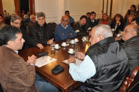 Ante la CGT, Casas ratificó que no habrá despidos de estatales