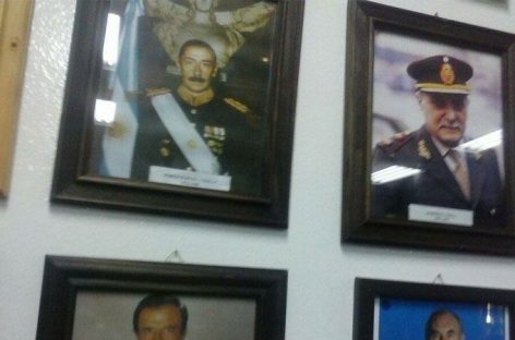 Un cuadro de Videla generó polémica en una escuela pública riojana