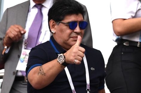 Maradona dice que dirige gratis a la Selección