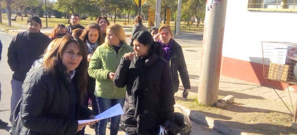 Separan del cargo a docente acusada de golpear e insultar alumnos