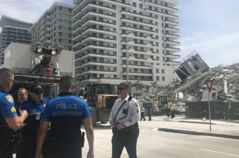 Impactante: colapsó un edificio en Miami Beach