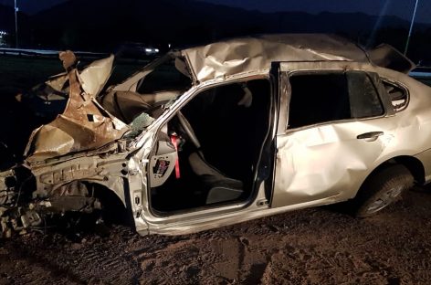 Espectacular vuelco frente al Parque de la Ciudad: un herido