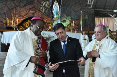 Mendoza. Colombo asumió como Arzobispo y Casas dijo presente