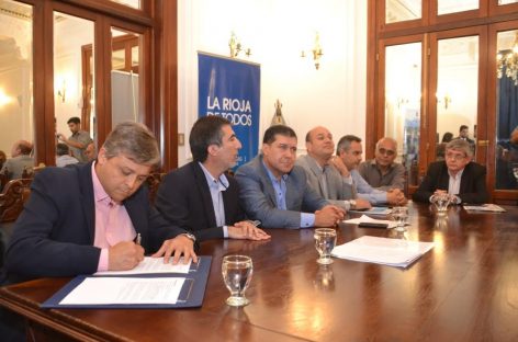 Con fondos propios, La Rioja avanza con la construcción de 246 viviendas