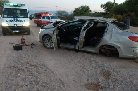 Tres heridos, el saldo de un vuelco en ruta 25