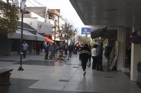 Los comercios no abrirán sus puertas el próximo lunes