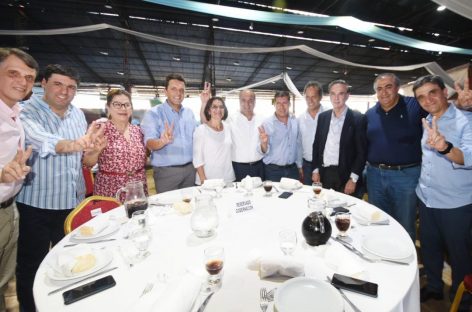 Tucumán. Casas dijo presente en el acto de la ‘unidad’ del PJ