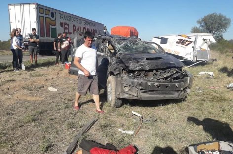 Equipo mendocino de competición volcó a la salida de Chepes