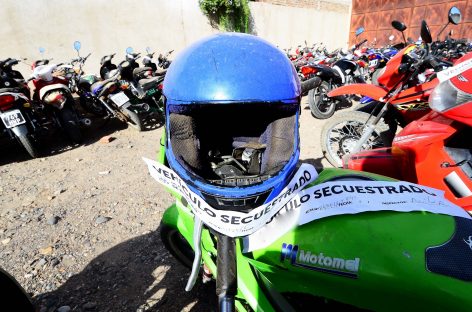 Completamente borracho, le chocó la camioneta a un diputado