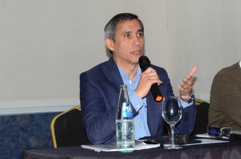 Paredes pidió al menos 15% de aumento para estatales