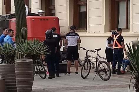 Tenía novia, fue a una cita con otra mujer y lo descubrieron: escándalo