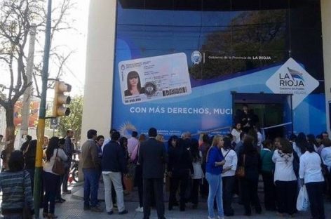 Levantaron toma del Registro Civil: obra social y aumento a precarizados