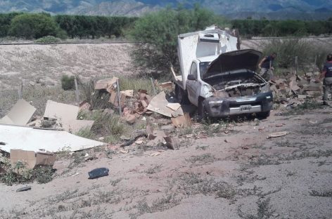 Brutal vuelco de camioneta en el Oeste provincial