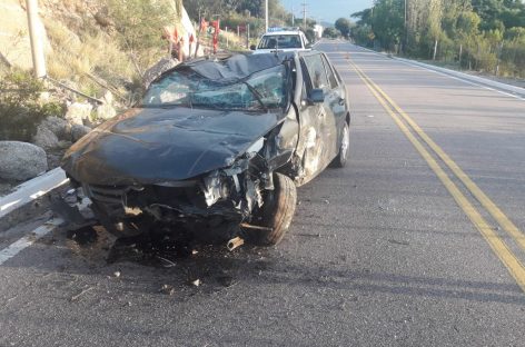 Iba alcoholizado y estrelló su auto contra una columna