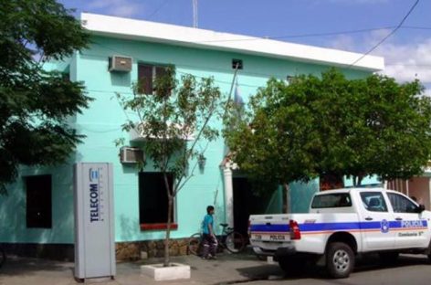 Roban $60.000 a punta de pistola tras maniatar a joven