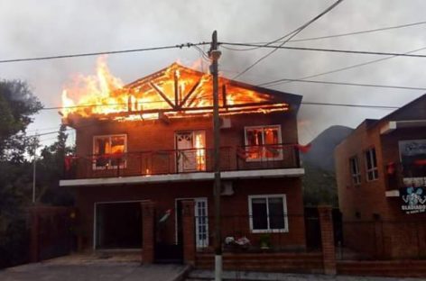 Sañogasta. Un rayo provocó voraz incendio en una casa