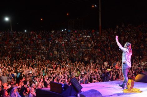 Diego Torres cerró el Chayero Sanagasteño con ovación incluida