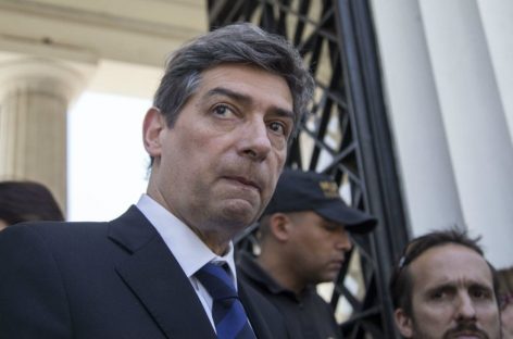 Horacio Rosatti define la suerte del amparo contra la consulta popular