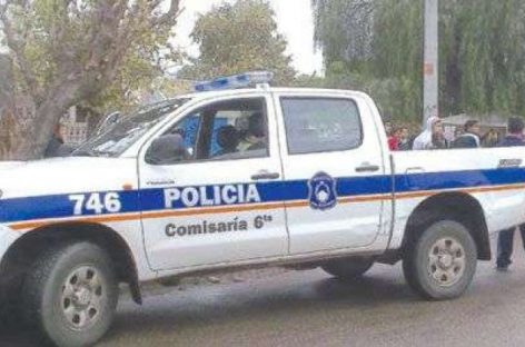 Golpeó a su ex pareja y amenazó a su hijo con una botella rota
