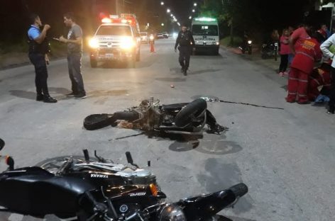 Impactan dos motos de frente y el saldo fue un muerto