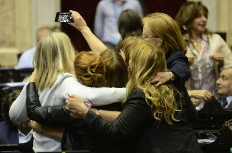 Habrá paridad de género en las candidaturas a cargos nacionales