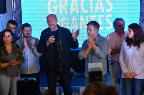 PASO en Santa Fe. El PJ venció al socialismo y Cambiemos
