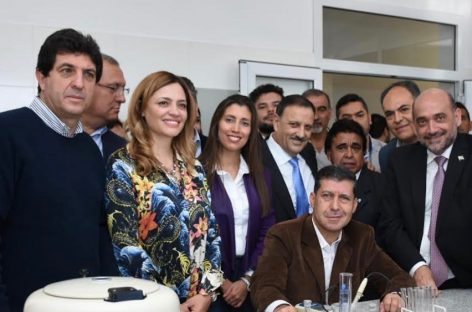 Casas se mostró con la futura fórmula gobernador/a-vice del oficialismo