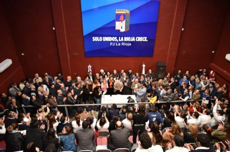 El PJ y docenas de partidos políticos forjaron el ‘Frente Patriótico Riojano’