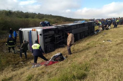Volcó colectivo con jubilados y hay al menos 15 muertos