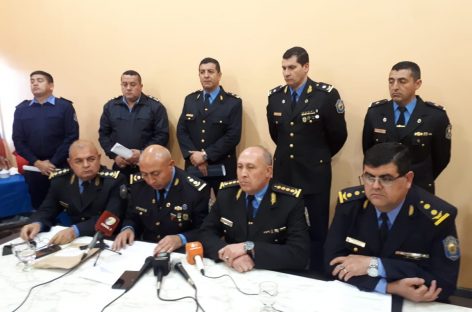 La policía desarticuló tres kioscos de drogas en Capital: 10 detenidos