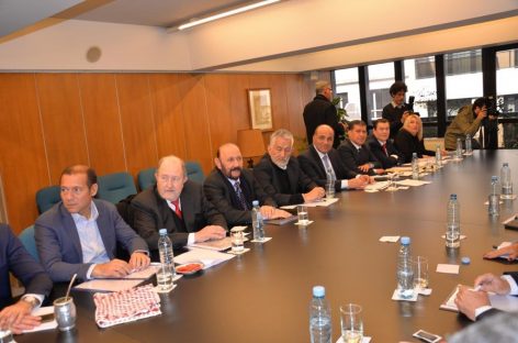 En bloque, gobernadores del PJ reclamaron fondos a Nación