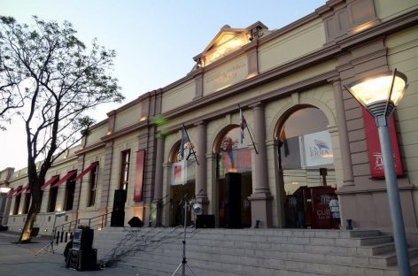 Una pareja fue descubierta teniendo sexo en el Paseo Cultural: fue demorada