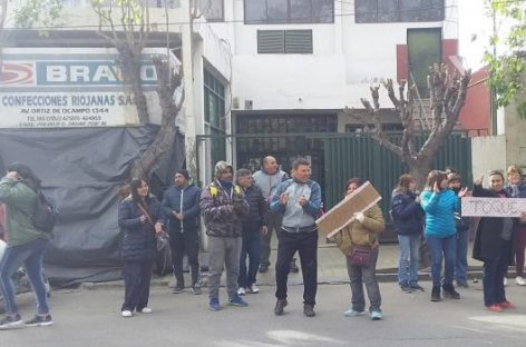 Salieron a remate dos inmuebles de la quebrada Confecciones Riojanas
