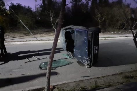 Chocó un árbol. No hubo test porque el alcoholímetro estaba descalibrado