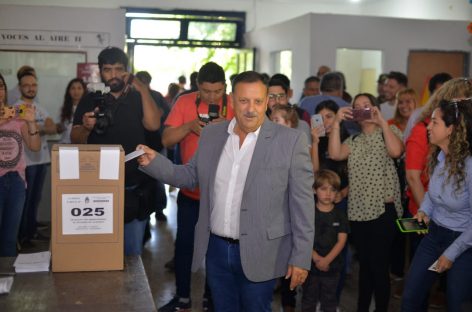 Quintela votó y habló de resultado «contundente» a favor del peronismo