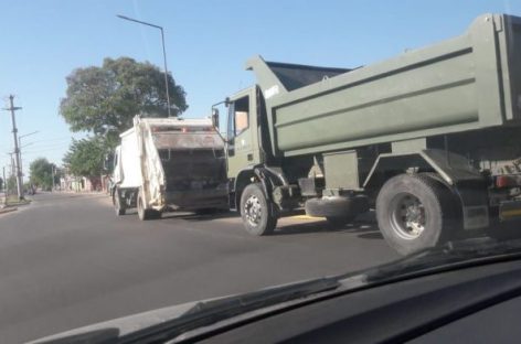 El Ejercito al auxilio. Aportó camiones para la recolección de residuos