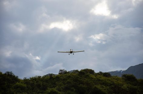 Cerro ‘El Velazco’. La lluvia ayudó pero no apagó el incendio
